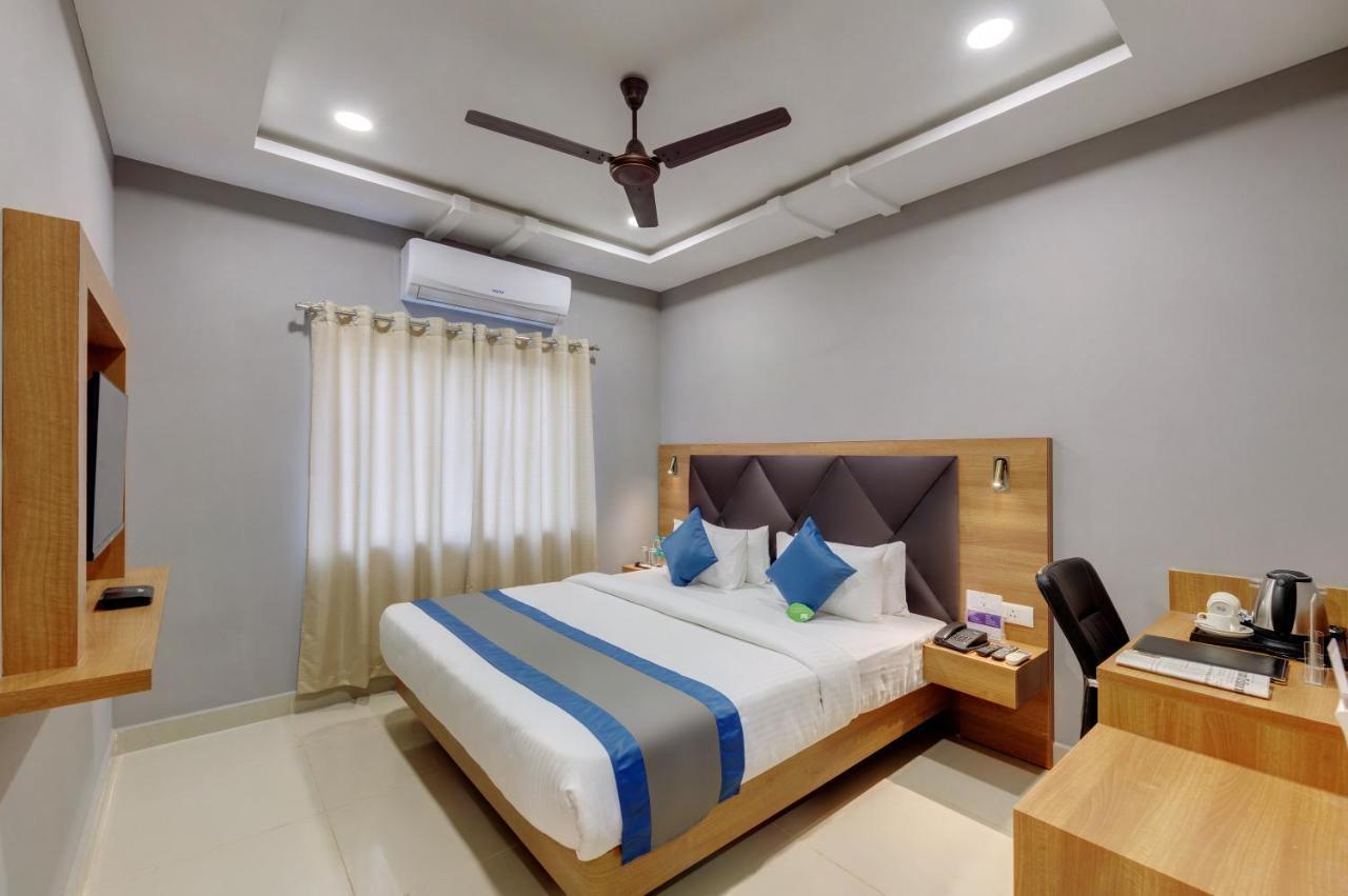 Click Hotel Guwahati Exterior foto