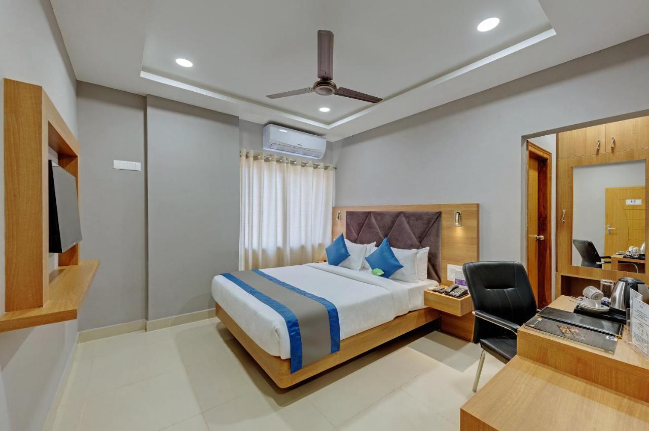 Click Hotel Guwahati Exterior foto