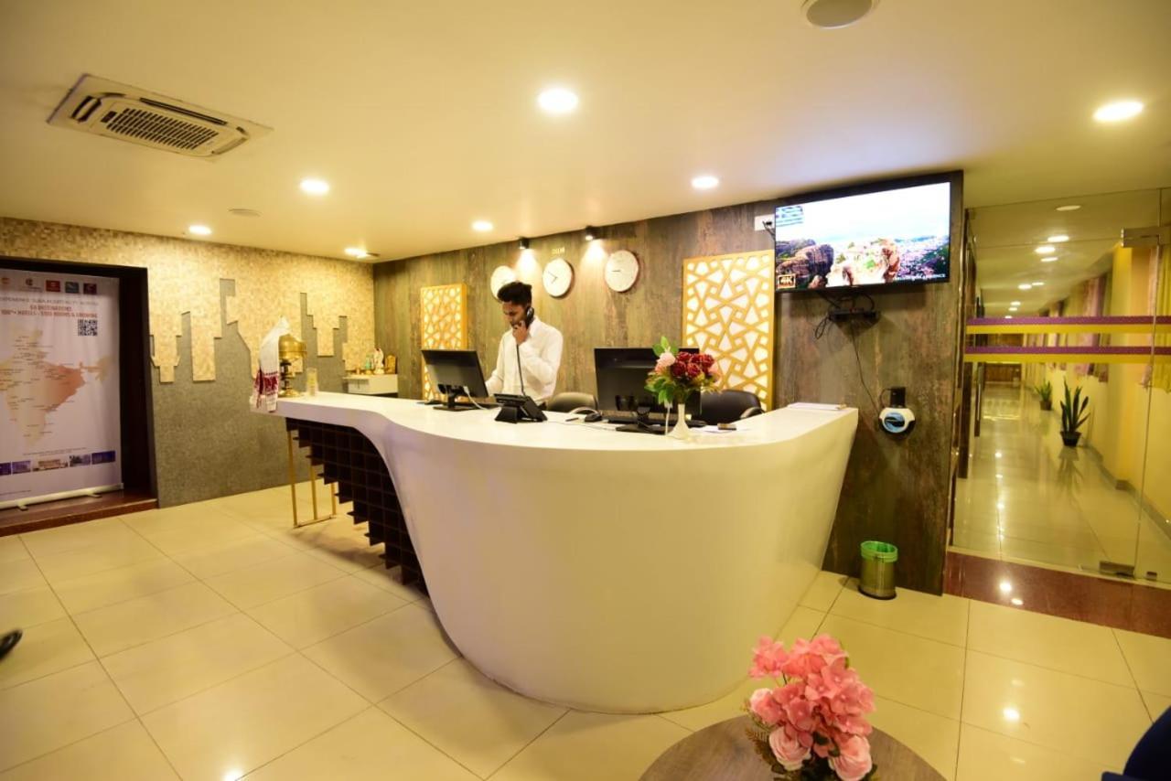 Click Hotel Guwahati Exterior foto