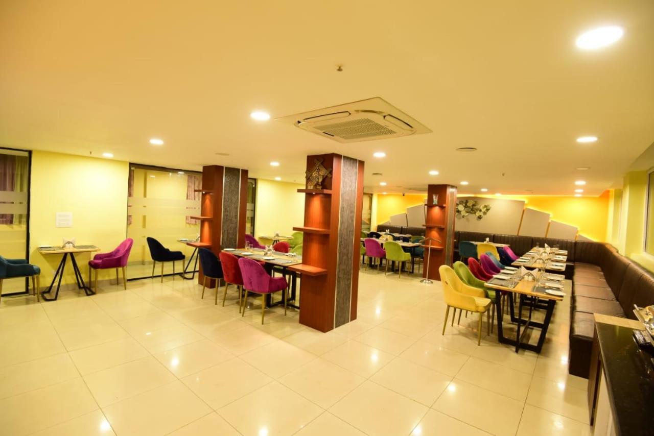 Click Hotel Guwahati Exterior foto