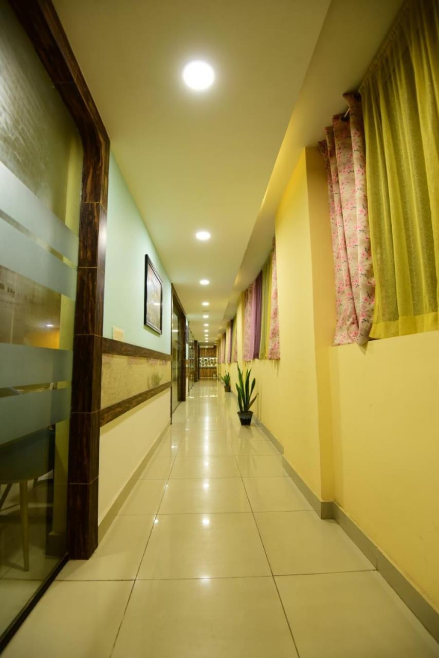 Click Hotel Guwahati Exterior foto