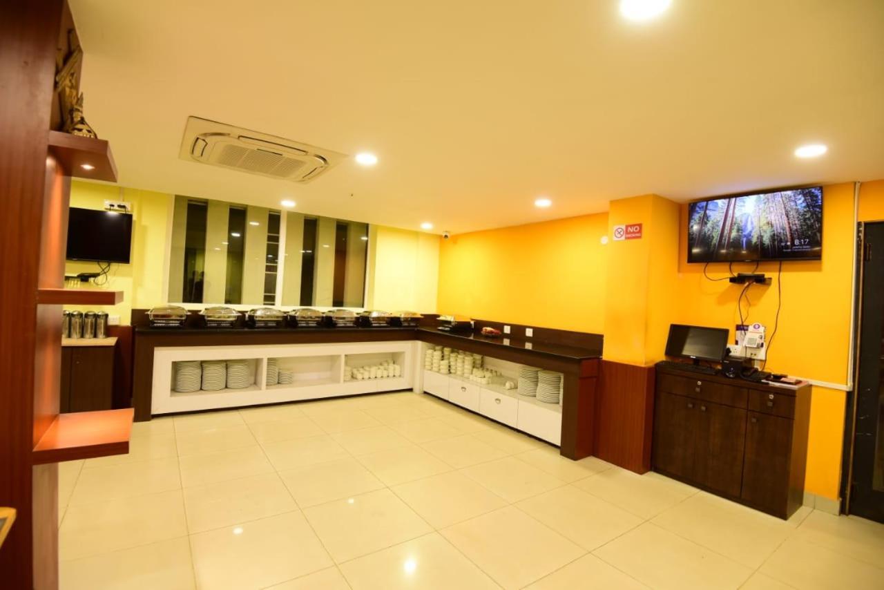 Click Hotel Guwahati Exterior foto