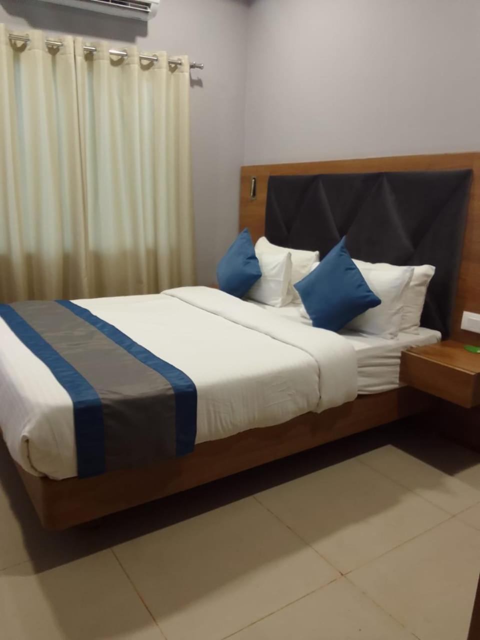 Click Hotel Guwahati Exterior foto