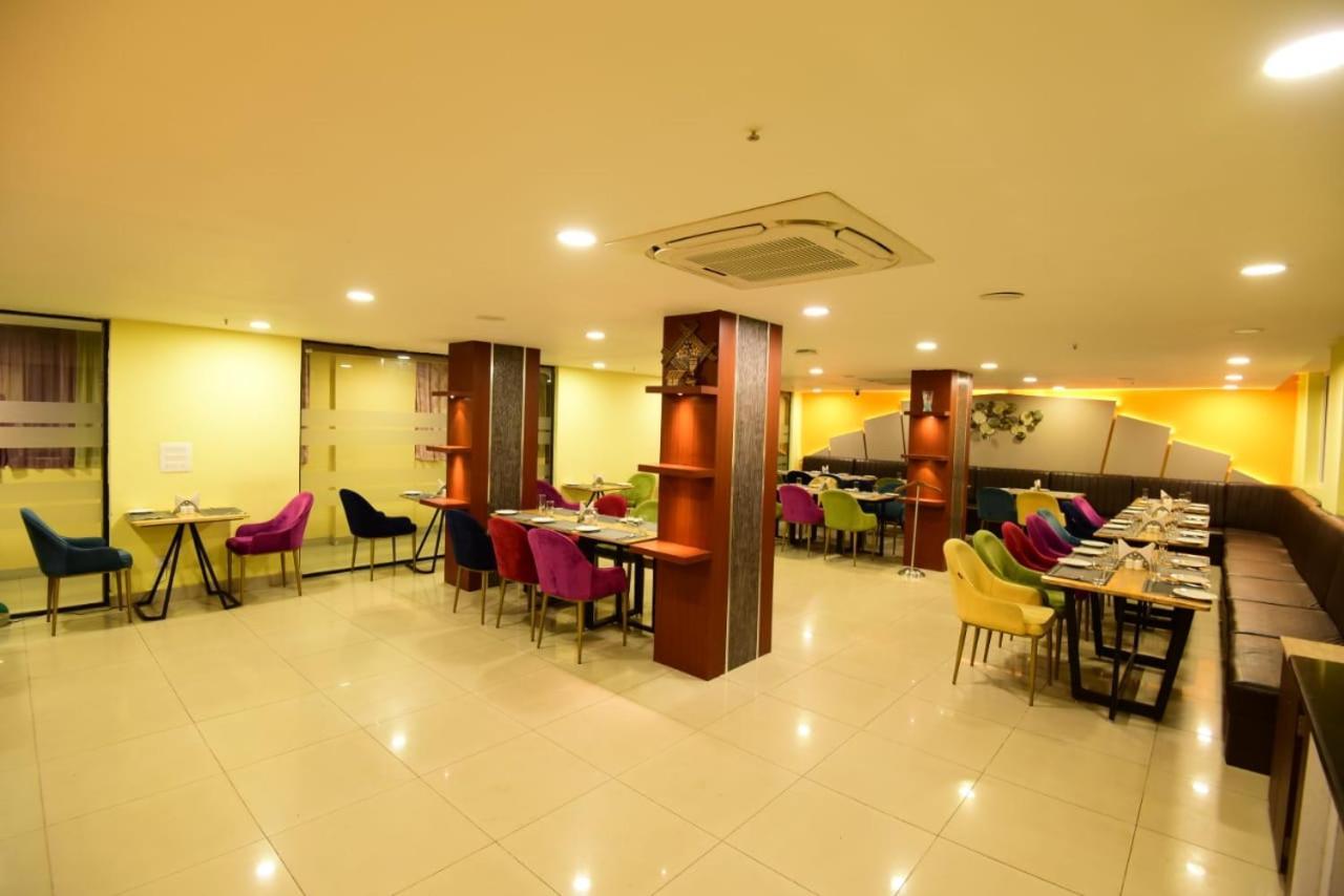 Click Hotel Guwahati Exterior foto
