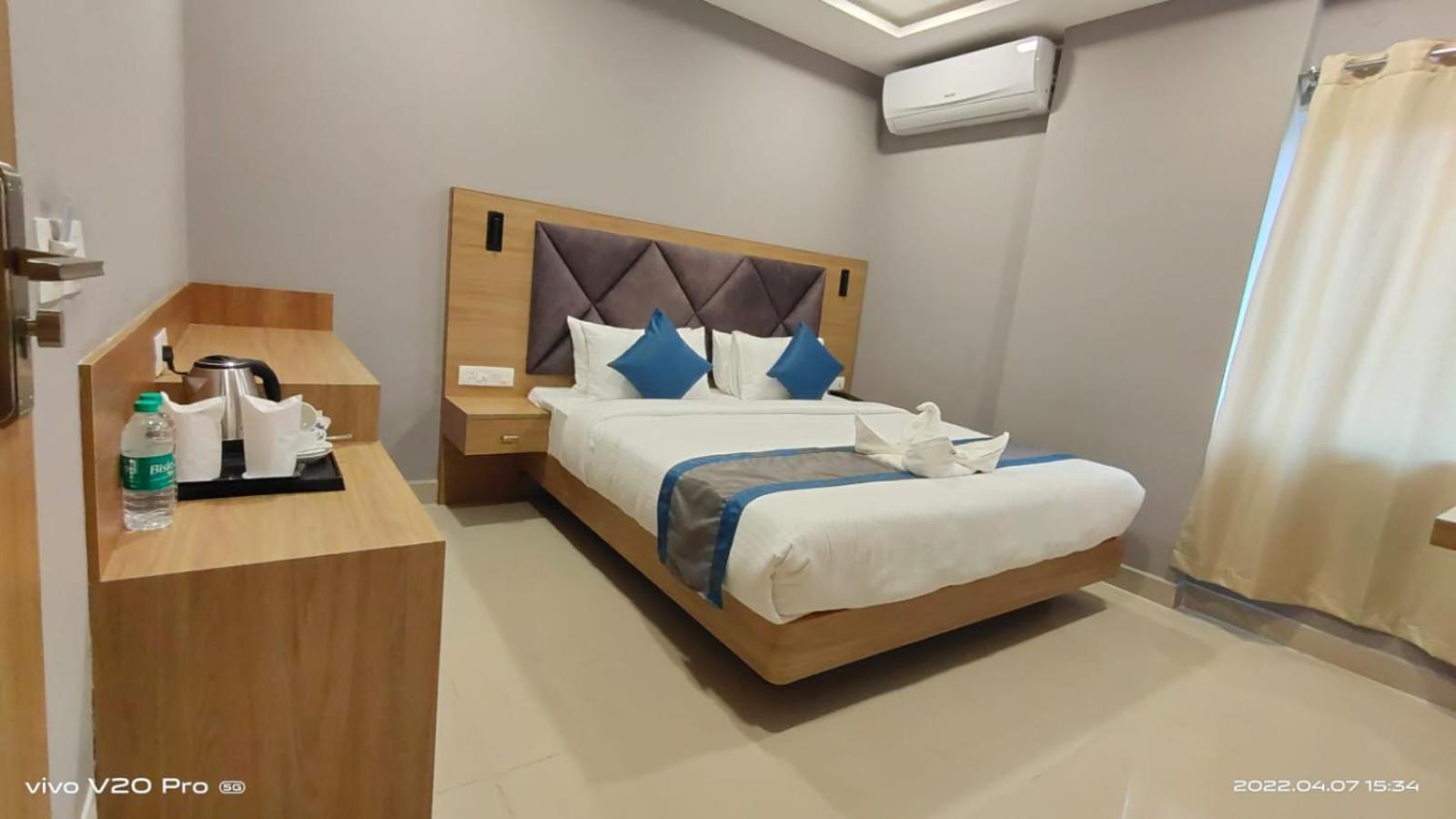 Click Hotel Guwahati Exterior foto